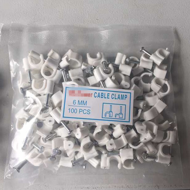 Witte Plastic de Draadklemmen van de Cirkelkabel/Schroef in Kabelklemmen met Staalspijker 100pce per Pkt